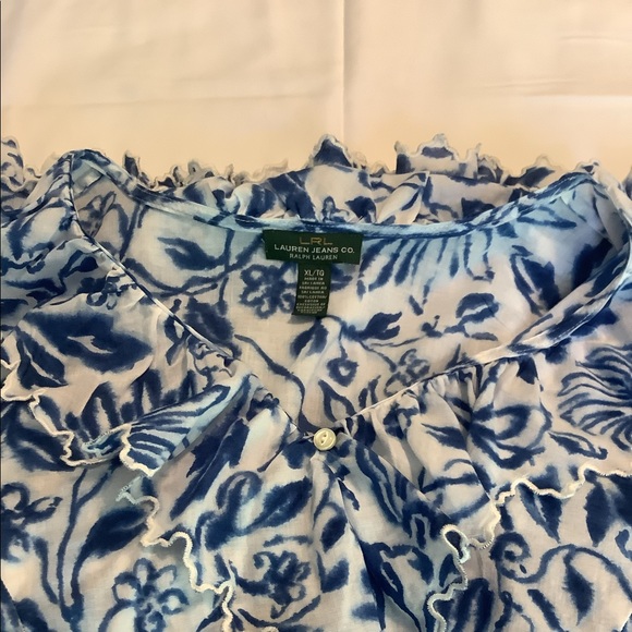 Blue/white floral blouse - Picture 3 of 3